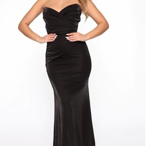 SEXY BLACK MAXI GOWN (WORN ONCE)